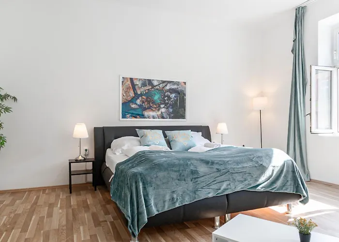 Beautiful 2br With Wifi In A Prime Location Apartment