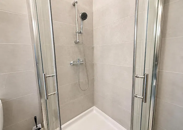 شقة Beautiful 2br With Wifi In A Prime Location *