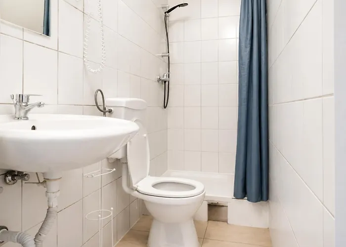 Beautiful 2br With Wifi In A Prime Location شقة
